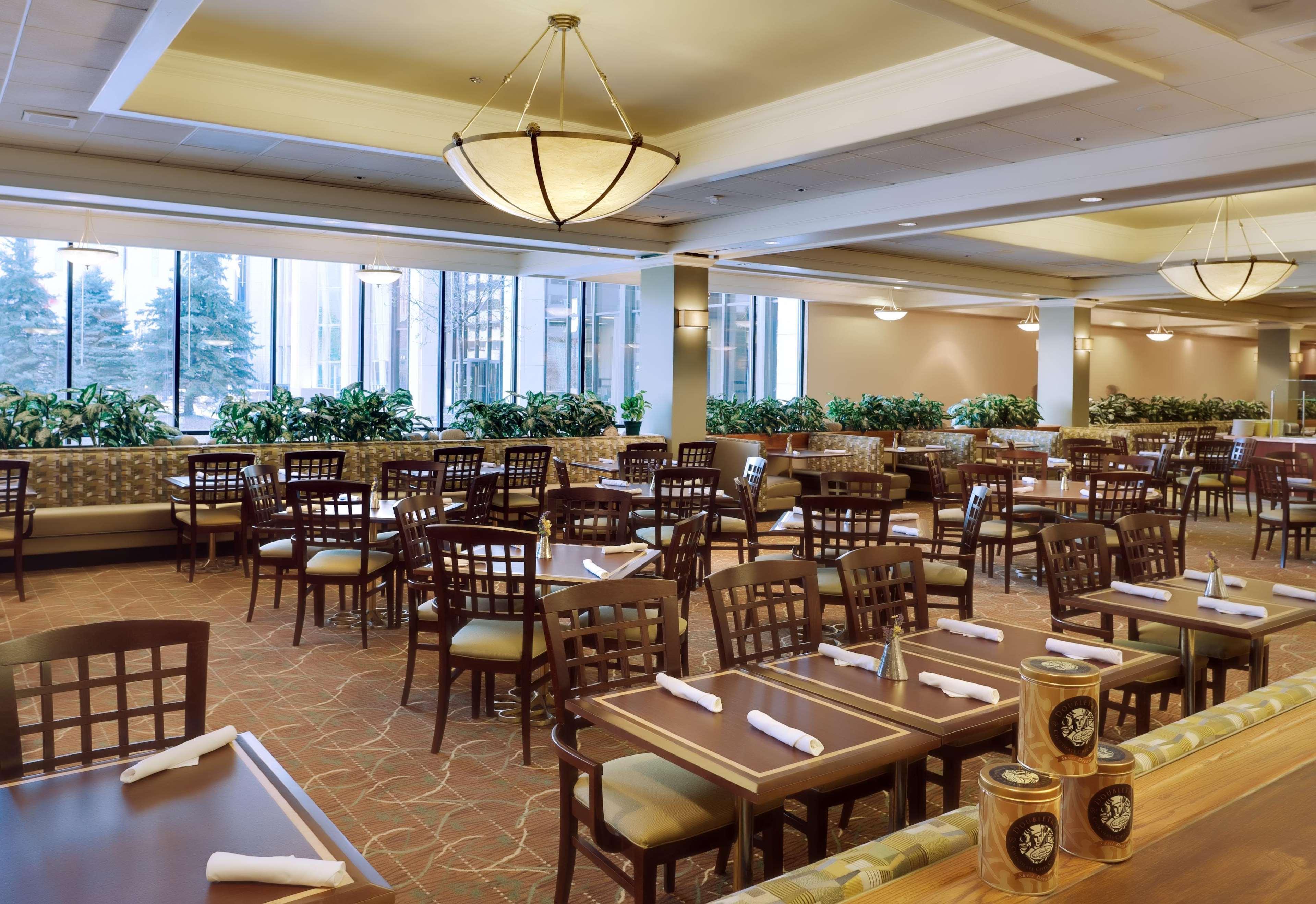 Doubletree By Hilton Hotel & Executive Meeting Center Omaha-Downtown Restaurant foto